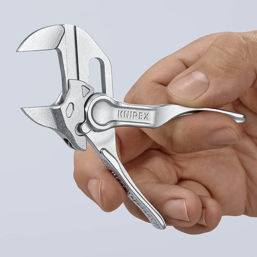 KNIPEX 86 04 100 XS texturized handles offer a better grip.
