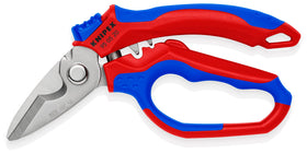 KNIPEX 95 05 20 US angled shears blade close-up for clean, non-slip cuts.