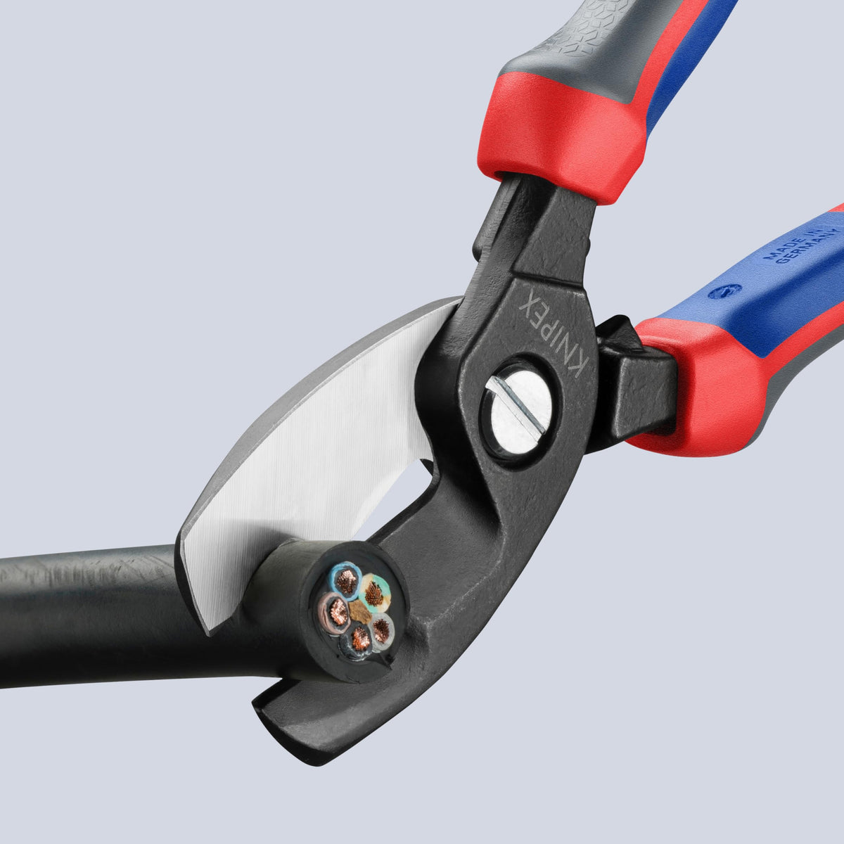 KNIPEX 95 12 200 provides clean initial and final cuts on cables up to 20 mm.
