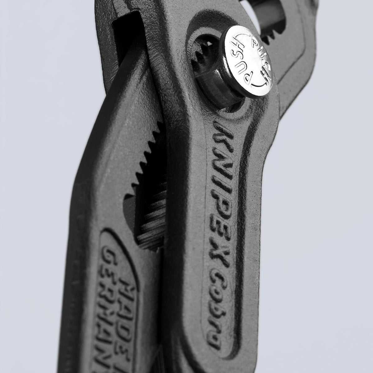 KNIPEX Cobra set close-up teeth showing self-locking grip for secure turning