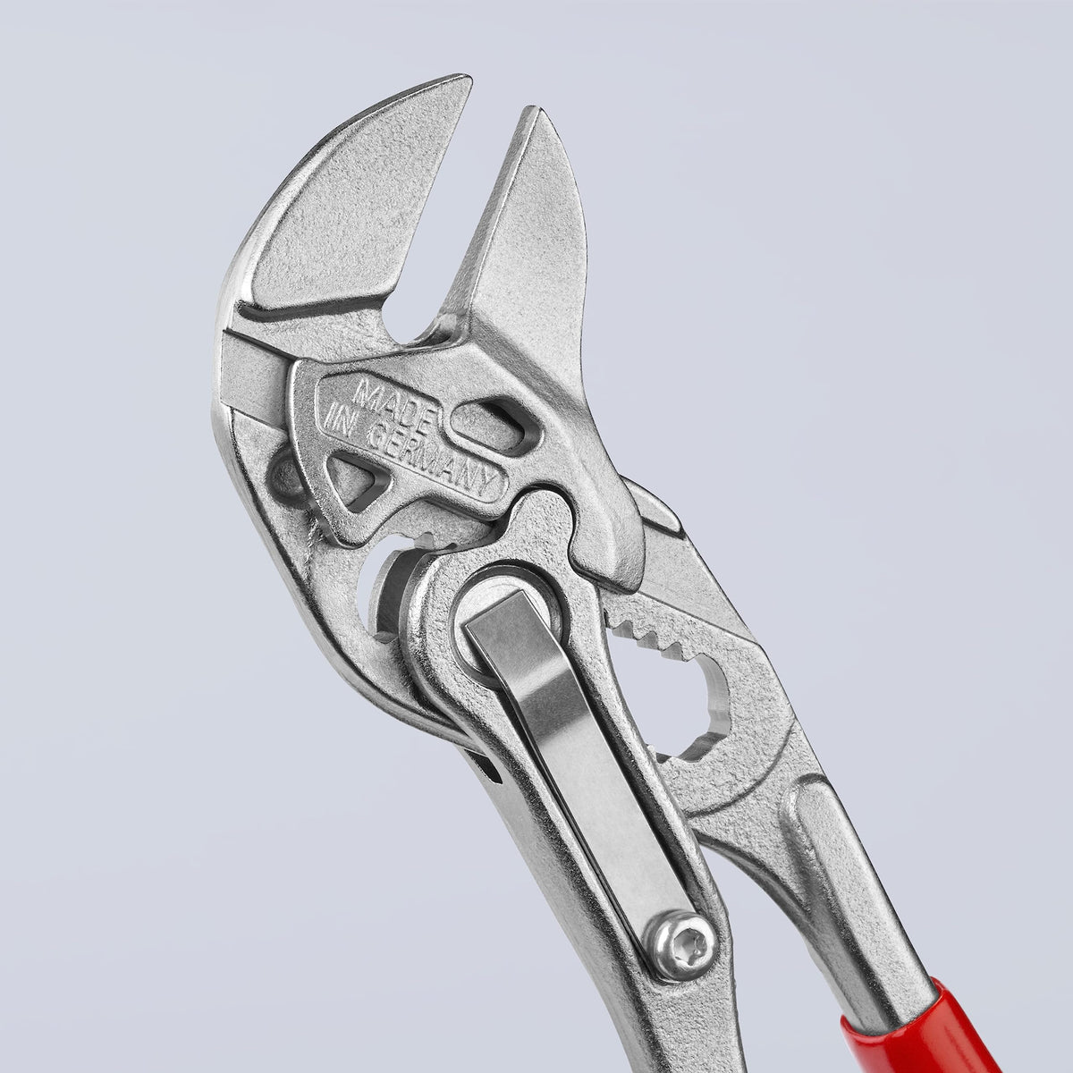 KNIPEX 9K image emphasizes smooth jaws to prevent damage to chrome finishes