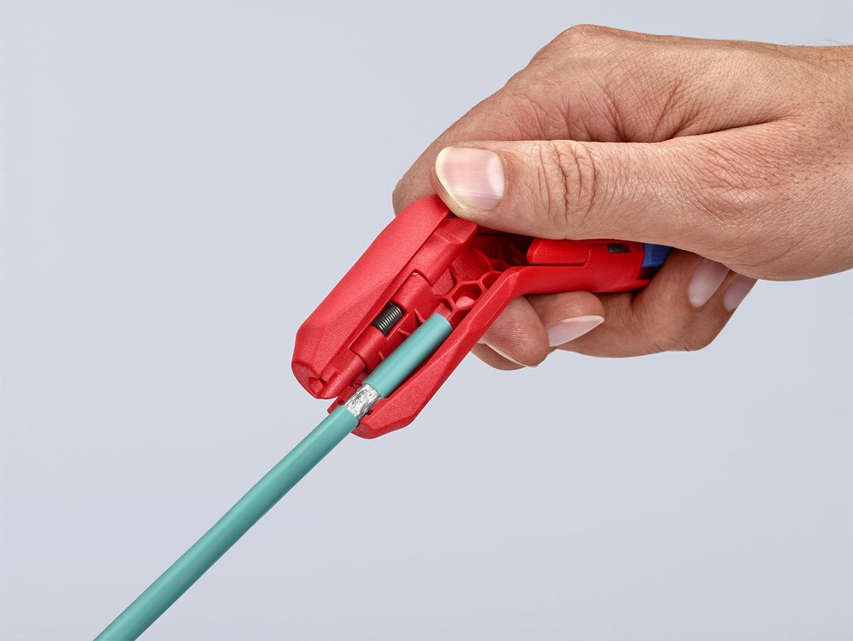 KNIPEX Ergostrip coax and data cable access feature simplifies preparation.