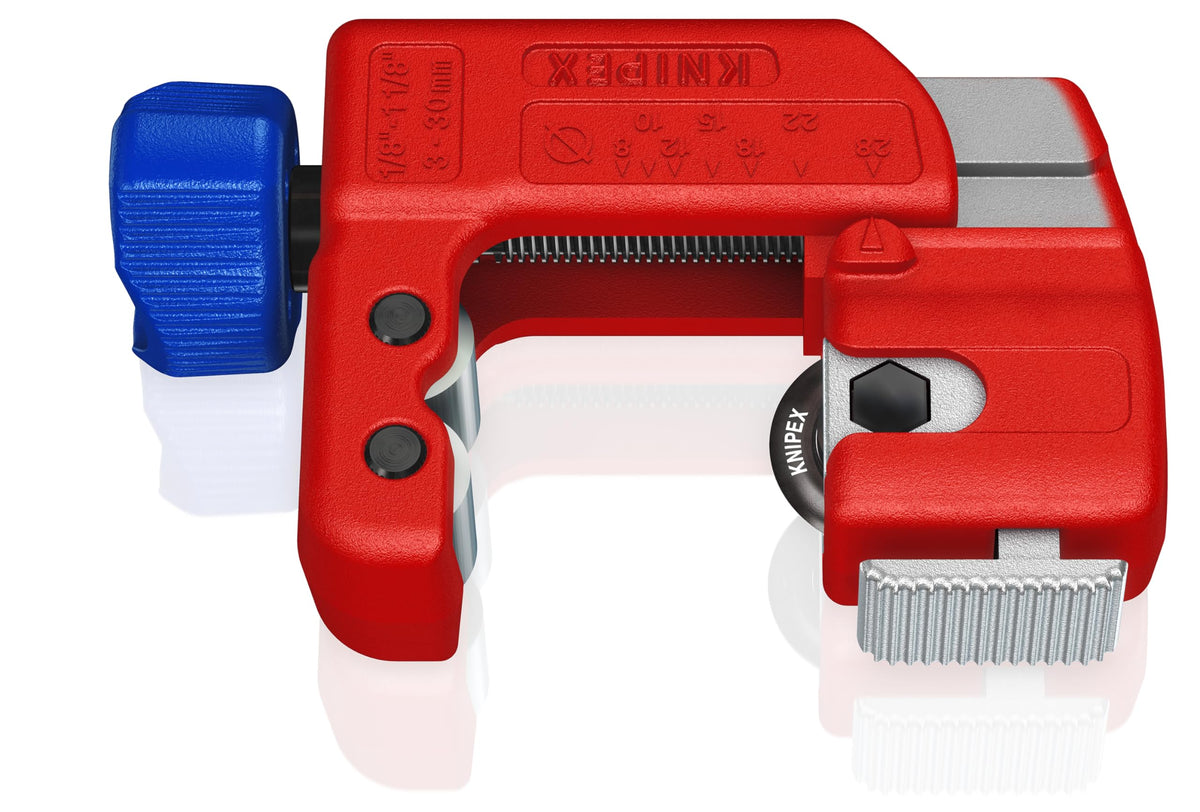 KNIPEX TubiX S in use demonstrates one-handed operation in tight spaces