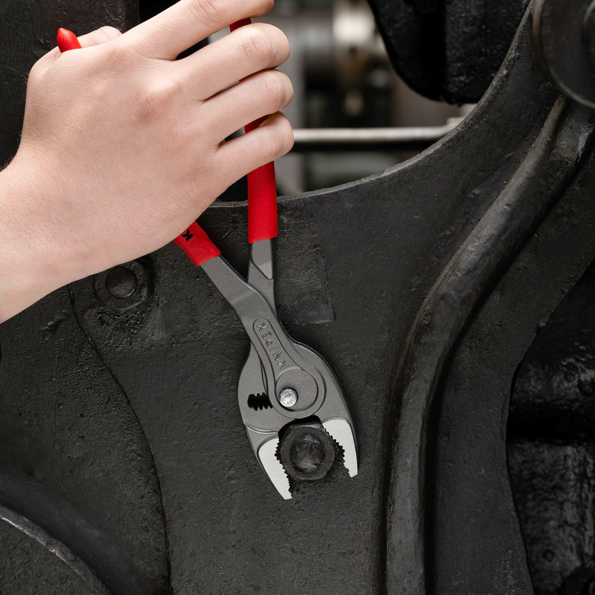 Box-joint construction enhances durability for tough use.