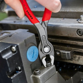Push-button adjustment keeps settings stable during tasks.