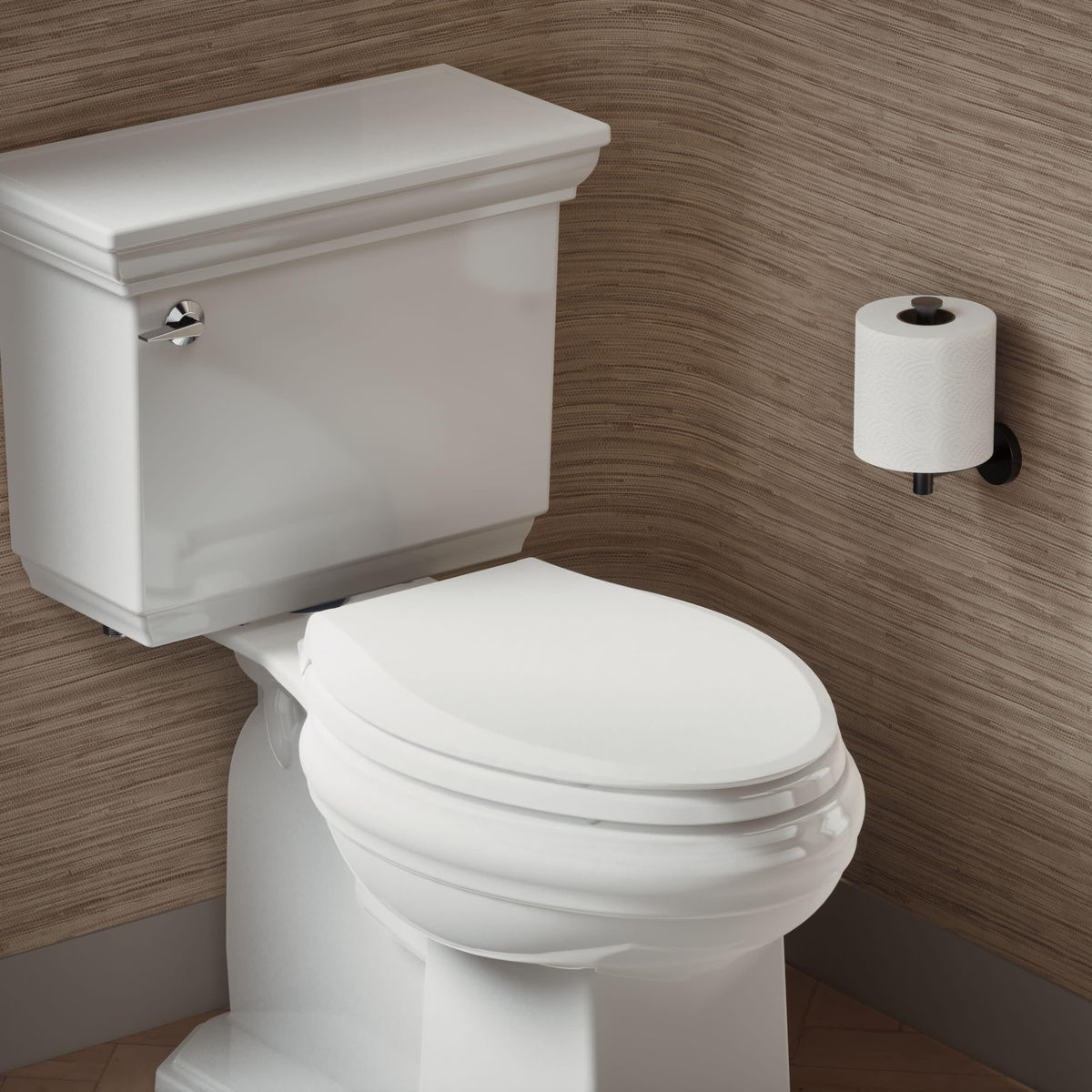 KOHLER Cachet quiet close feature demonstrates soft lid closing for less noise.
