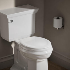 KOHLER Stonewood round-seat wood-grain detail highlights premium material and warmth.