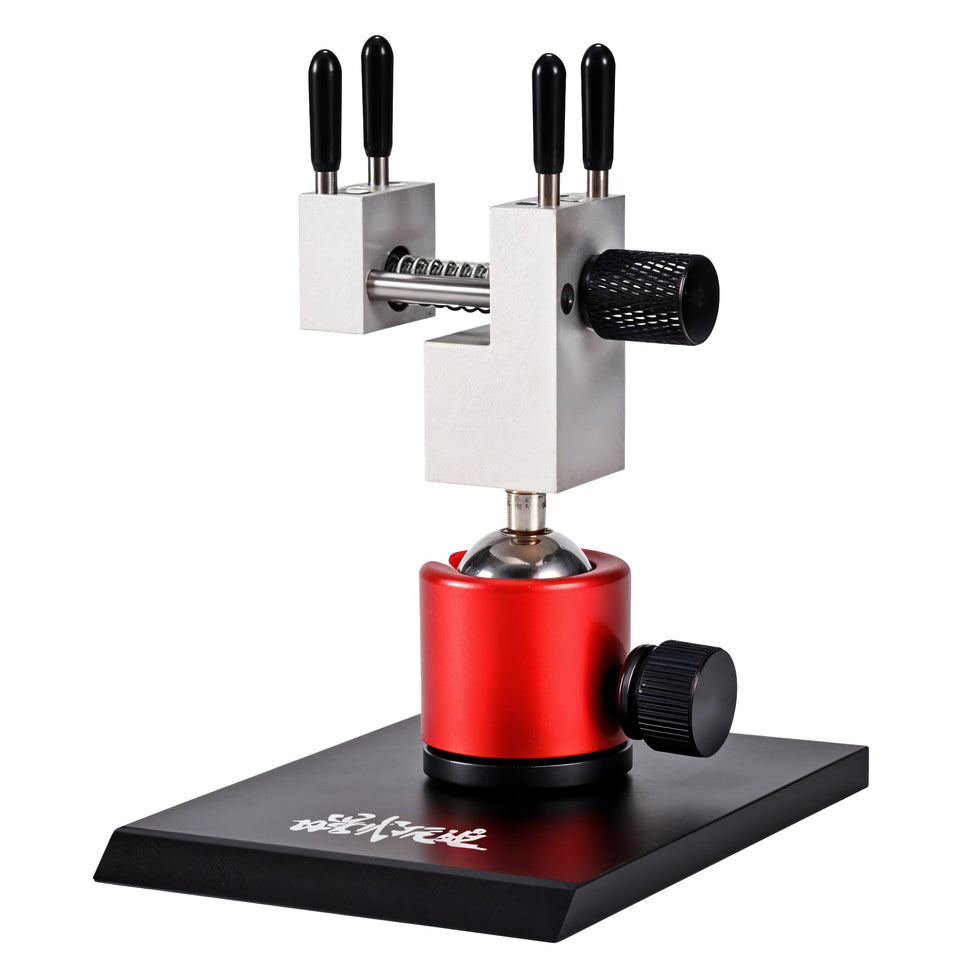 KojinTora mini vise with 360° rotating base for flexible jewelry making