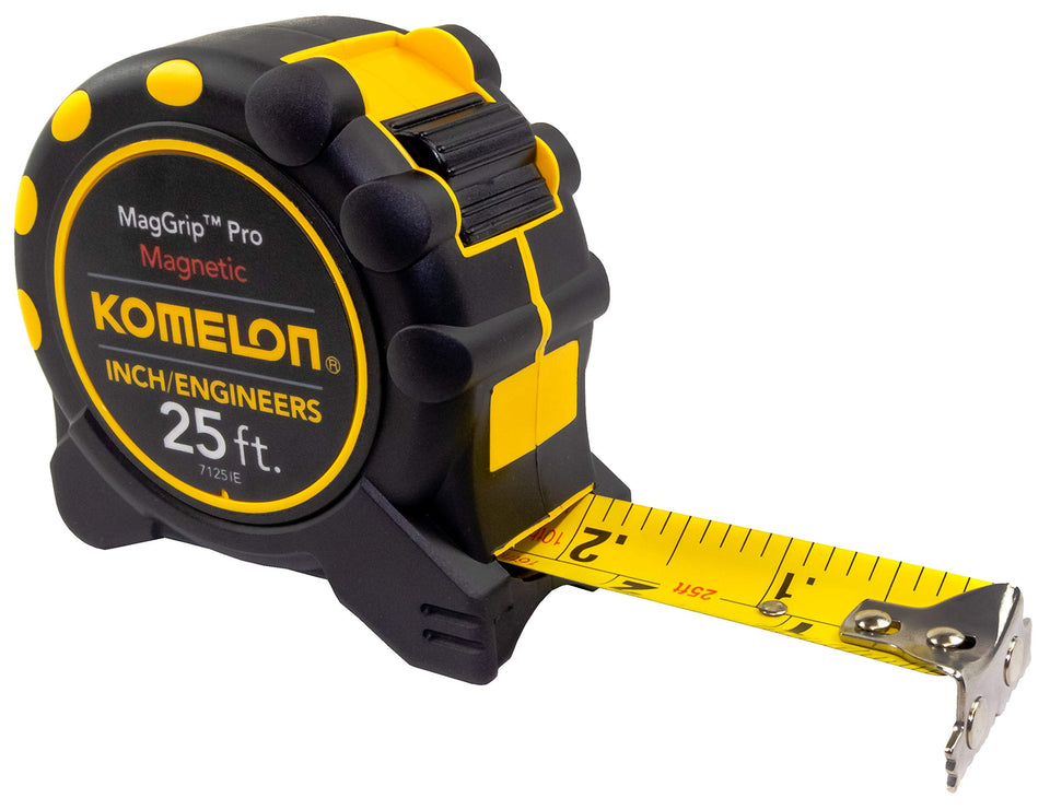 Komelon 7125IE with magnetic end hook for hands-free measurement on iron surfaces.