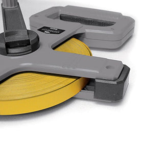 Komelon N6200 rubber handle and crank offer comfortable grip.