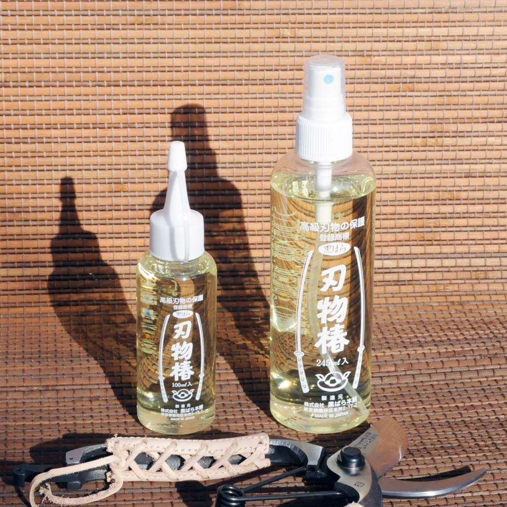 KUROBARA Tsubaki oil on cloth demonstrates easy knife care application