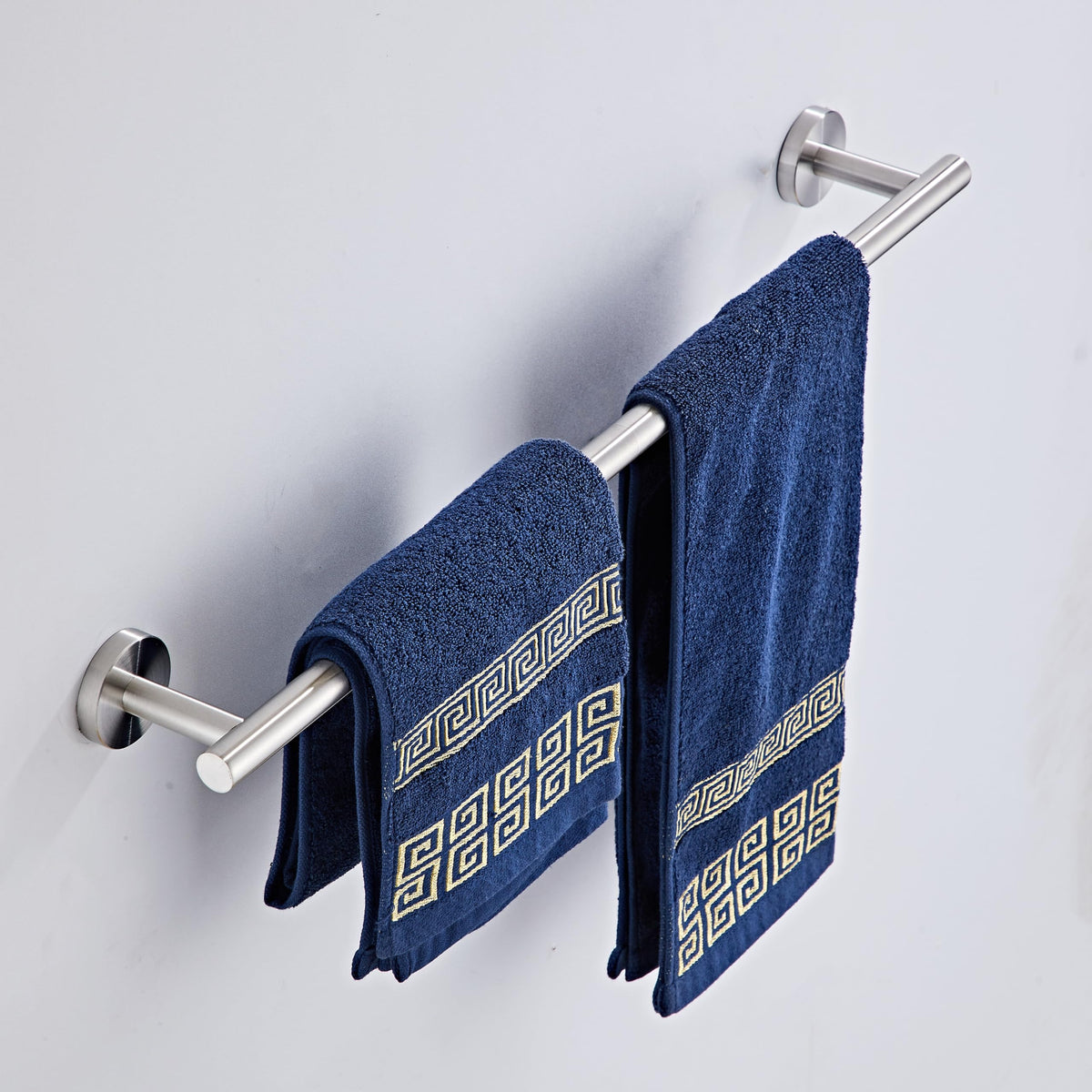 KUUBTH stainless steel towel bar close-up showing rust-resistant surface