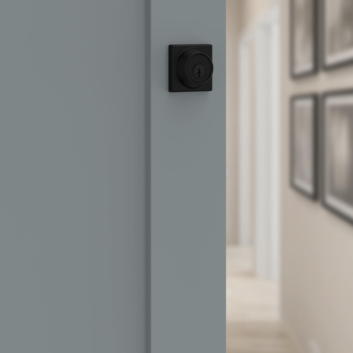 Kwikset 660 interior thumb turn for convenient inside locking