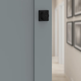 Kwikset 660 interior thumb turn for convenient inside locking