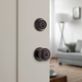 Universal handing on Kwikset 690 Cove fits both door orientations.