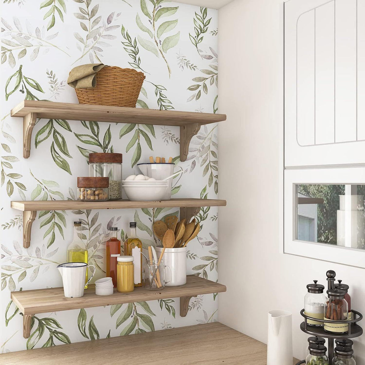 Laatse Green Leaf bathroom mount demonstrates waterproof surface and easy refresh