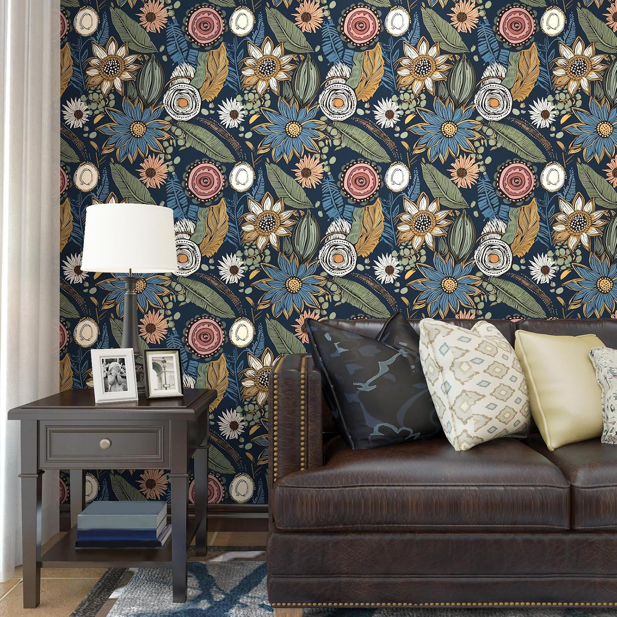 Laatse repeat-pattern alignment ensures seamless design across surfaces.