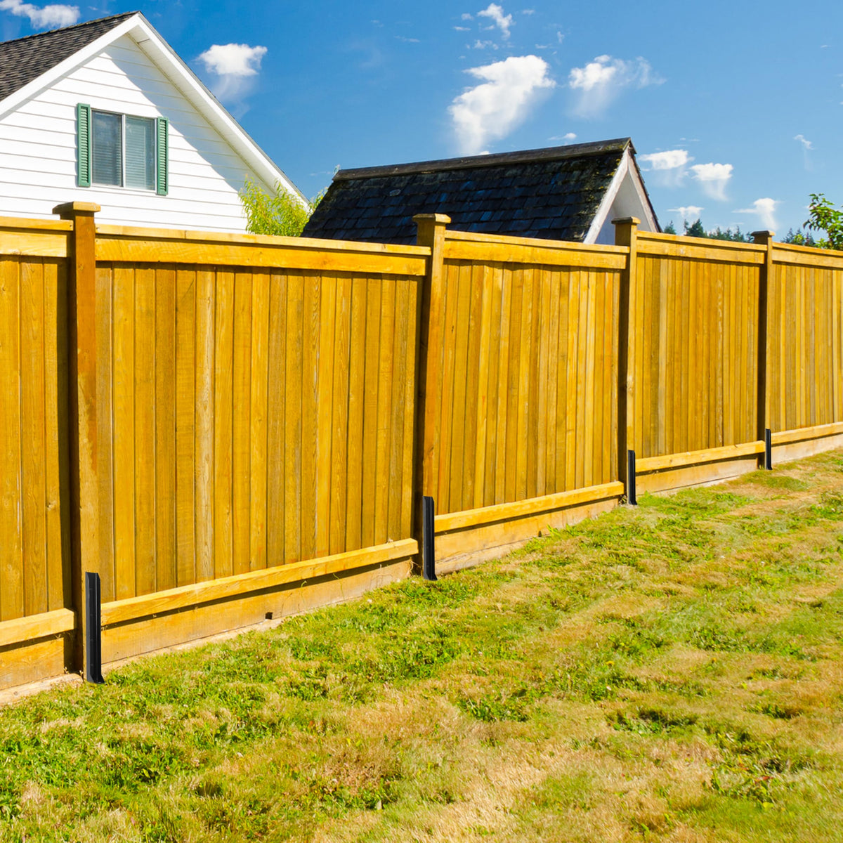 LADECH black finish system provides sturdy fencing with multiple components