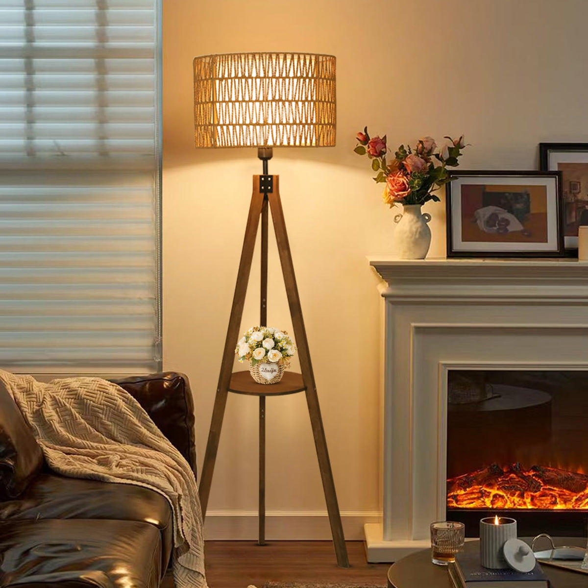 LAMSU wooden tripod base adds stability and mid-century charm.