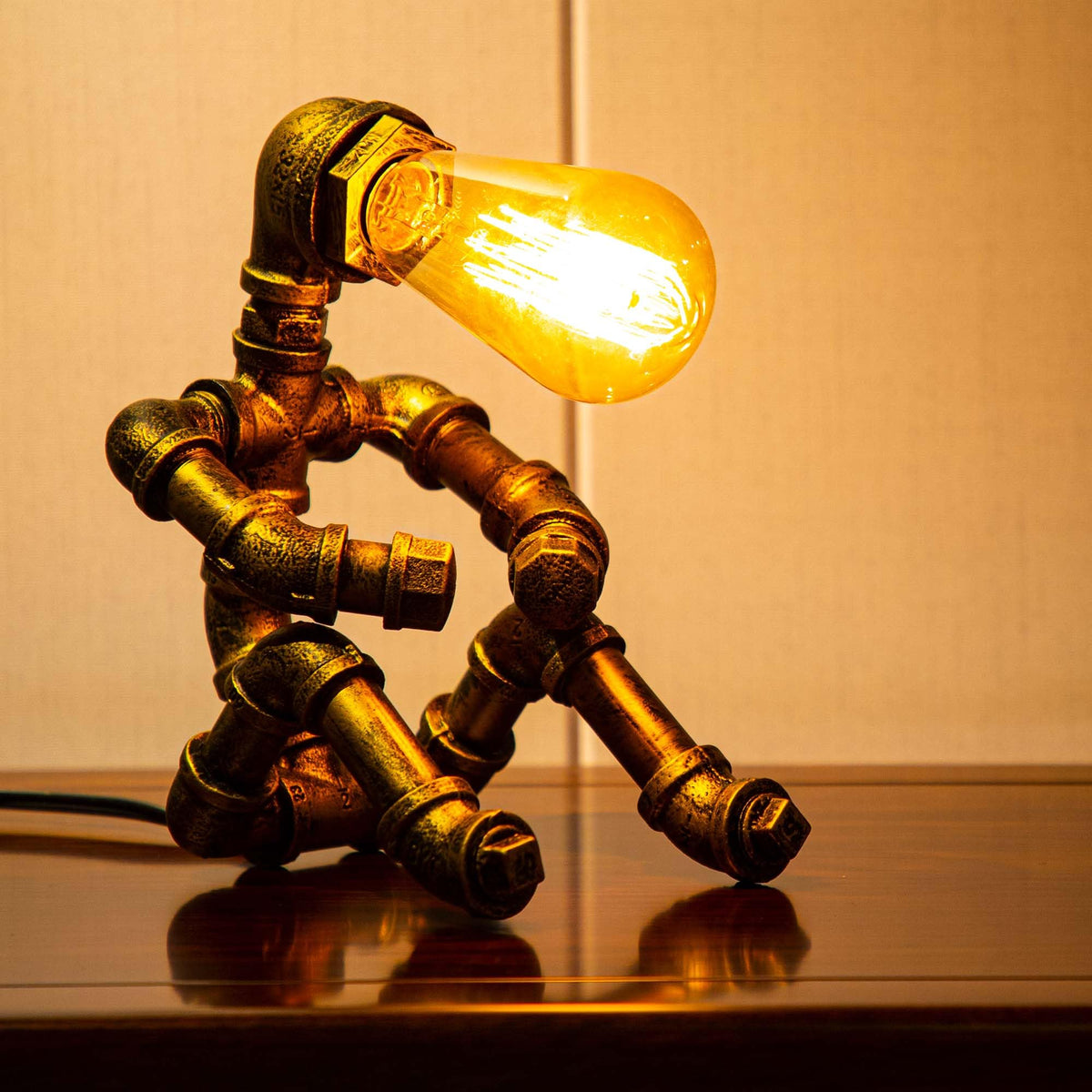 LCYY.TG steampunk lamp front view highlights vintage robot design for ambient lighting.