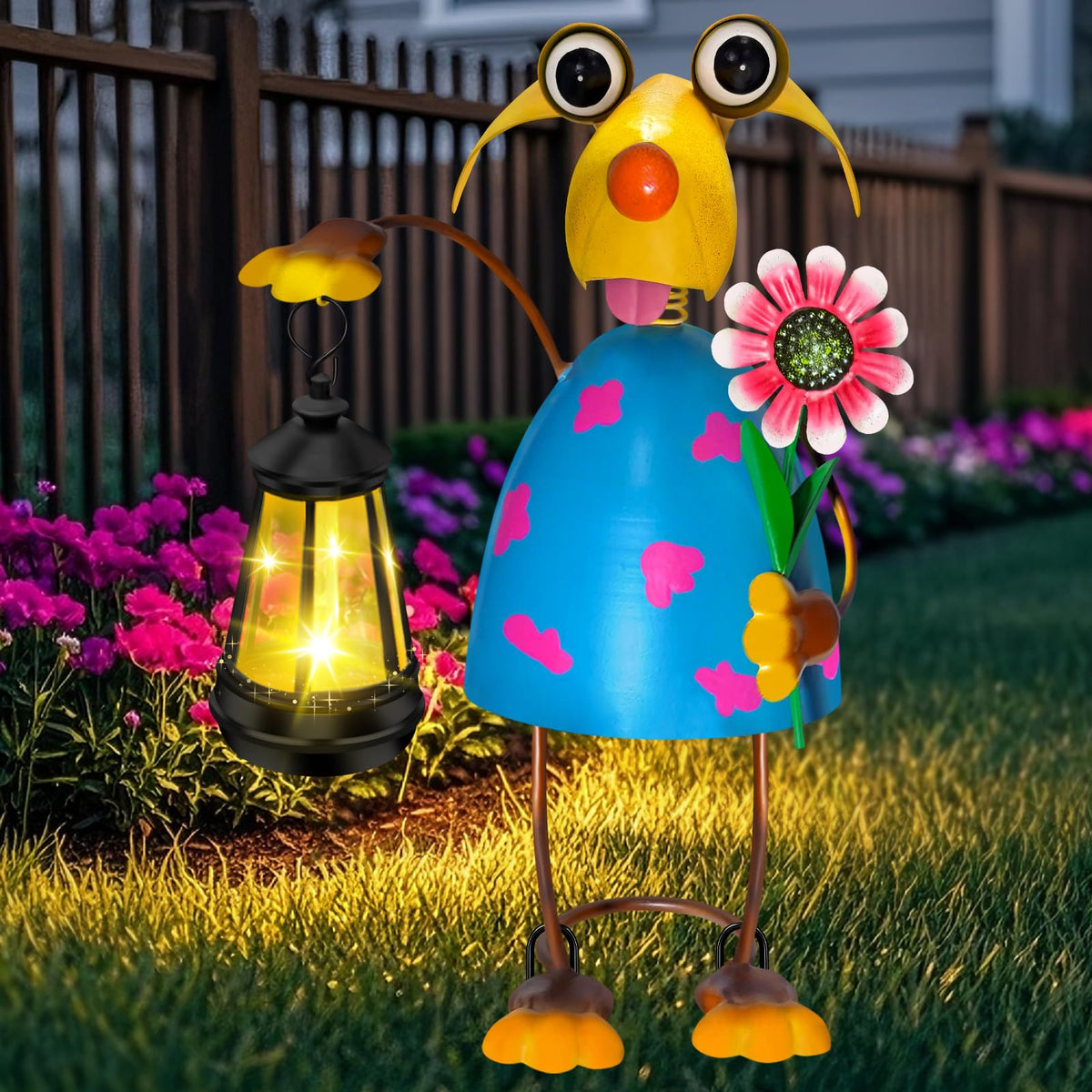 LCHPMY solar lantern statue provides maintenance-free lighting after dark