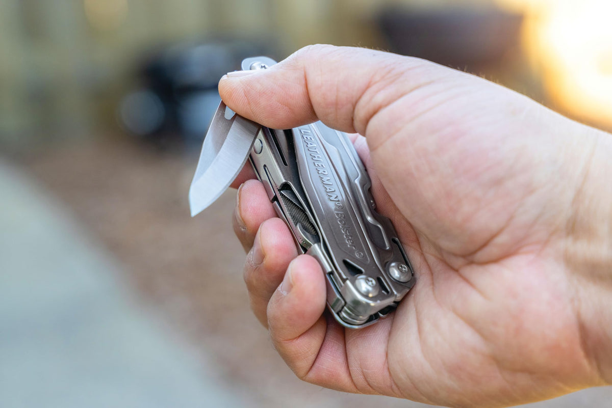 Leatherman Bolster outside-accessible knife for fast access.