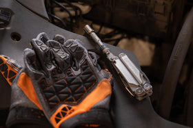 Leatherman Ratchet Driver demonstrates compatibility with standard quarter-inch bits for more tasks