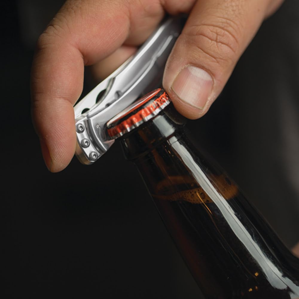 Leatherman Skeletool KBX locking blade ensures safe use during quick tasks.
