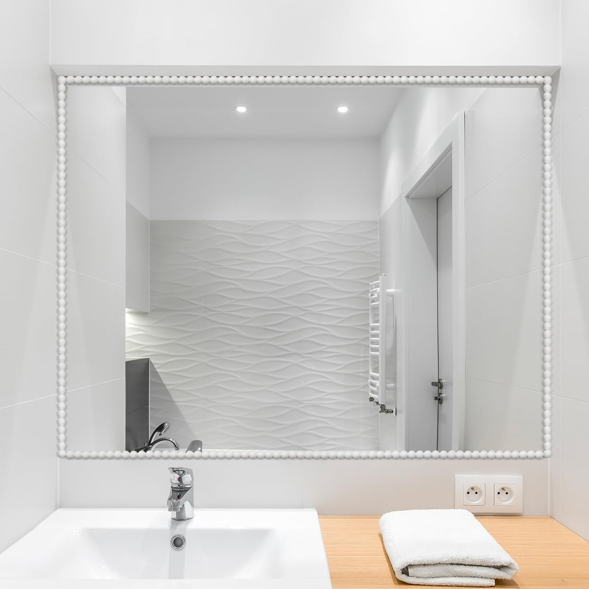 Leinuosen wall-edge trim with bead design suits backsplashes and tile borders
