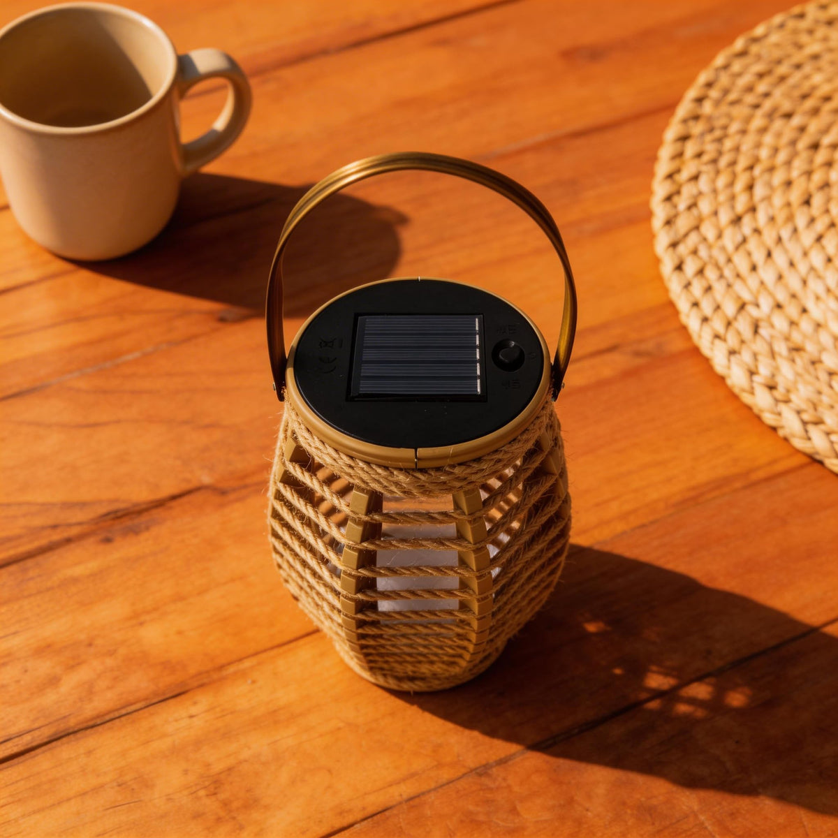 LEOKED outdoor waterproof lantern for rain or shine.