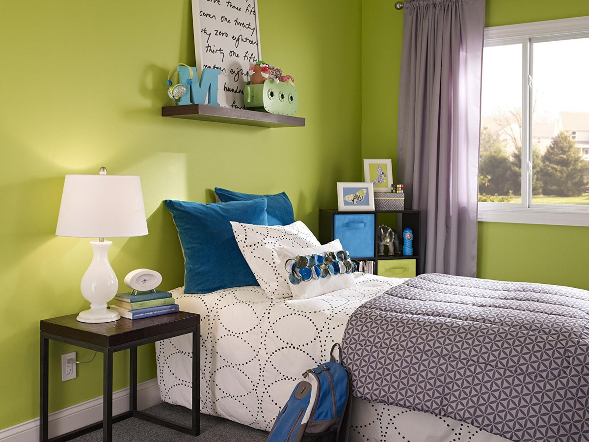 Leviton white nylon faceplate complements any decor.