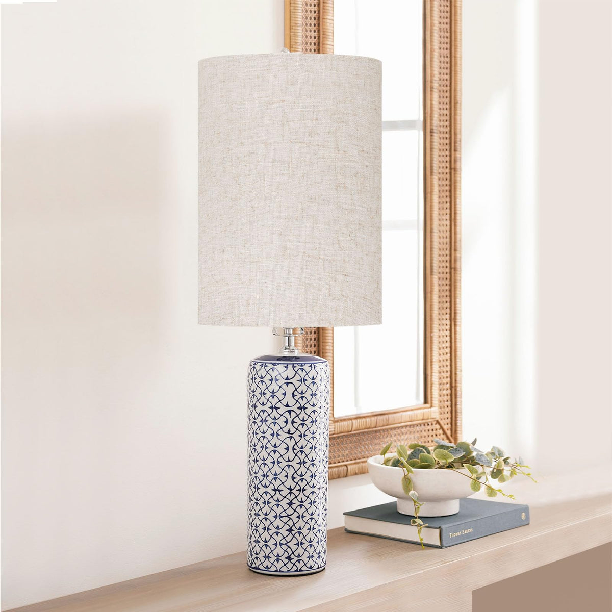 LEYINPEI beige shade cleans easily, keeping its beauty over time.