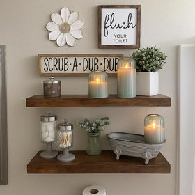 Fall centerpiece idea with Lezonic candles enhances seasonal dining ambience