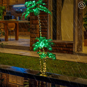 LIGHTSHARE solar-powered palm tree reduces energy use for outdoors.