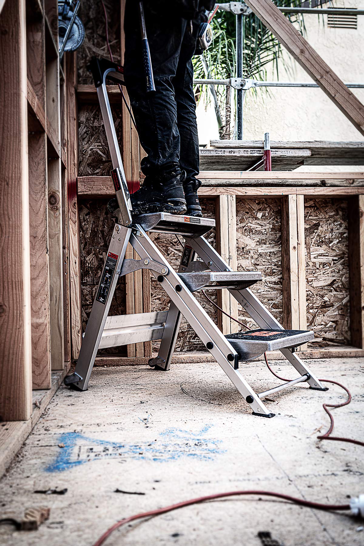 Little Giant Safety Step crafted from aerospace-grade aluminum for durability