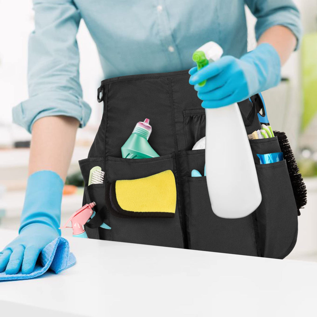 LoDrid hotel and cafe cleanup use with multiple pockets for tools.
