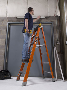 Ladder meets ANSI and OSHA safety standards for safe professional use