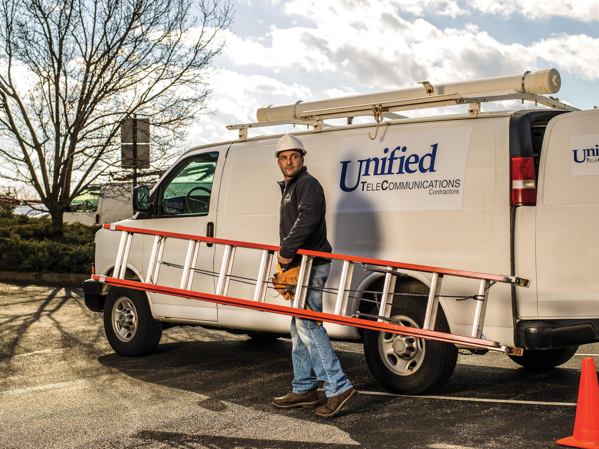 Louisville Ladder D-shaped rungs provide slip-resistant footing during climbs