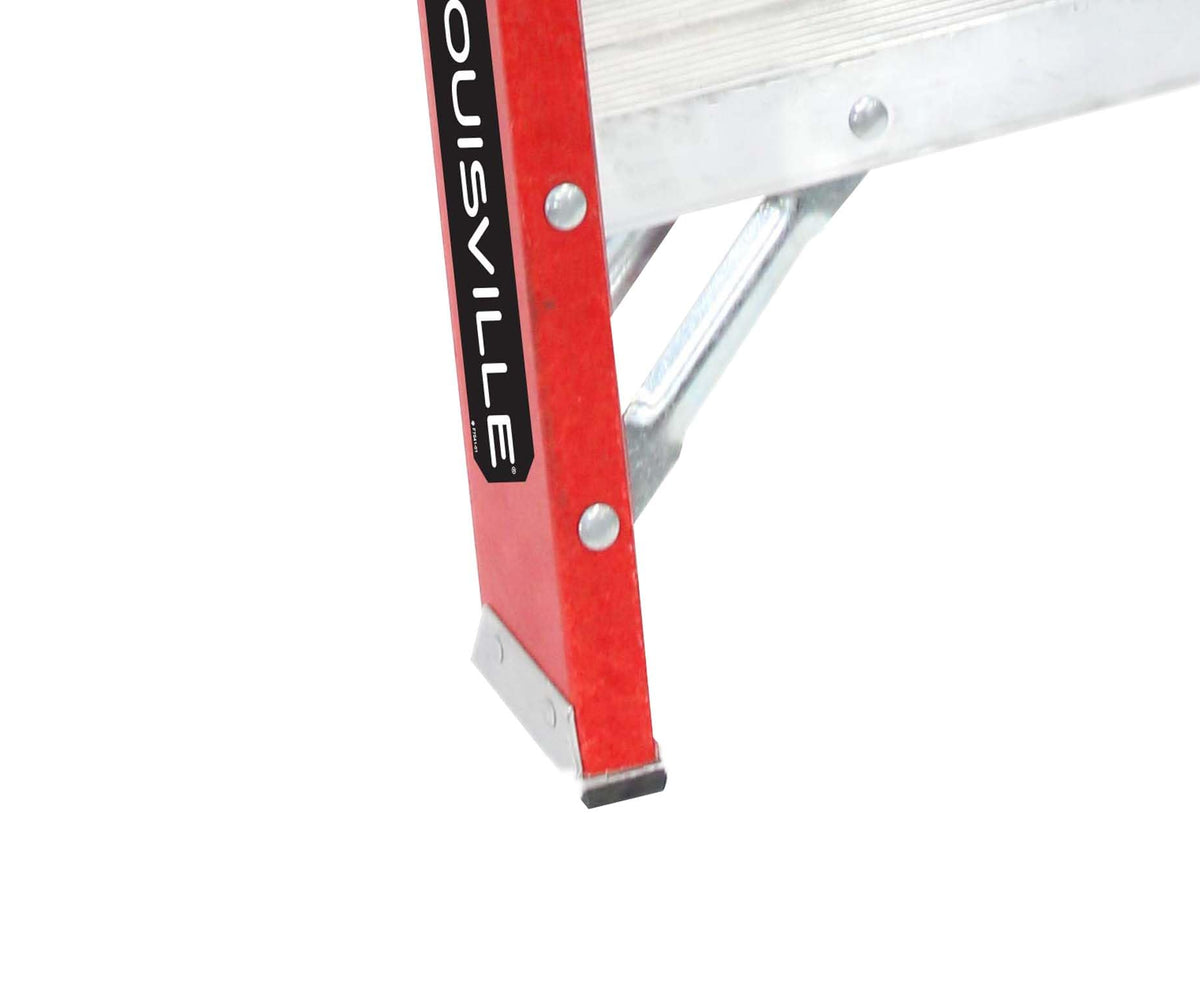 Louisville Ladder FS1502 large steps offer comfortable standing space during maintenance.