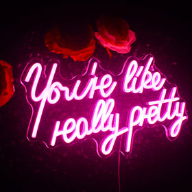 LUCUNSTAR pink neon sign creates romantic backdrop for weddings