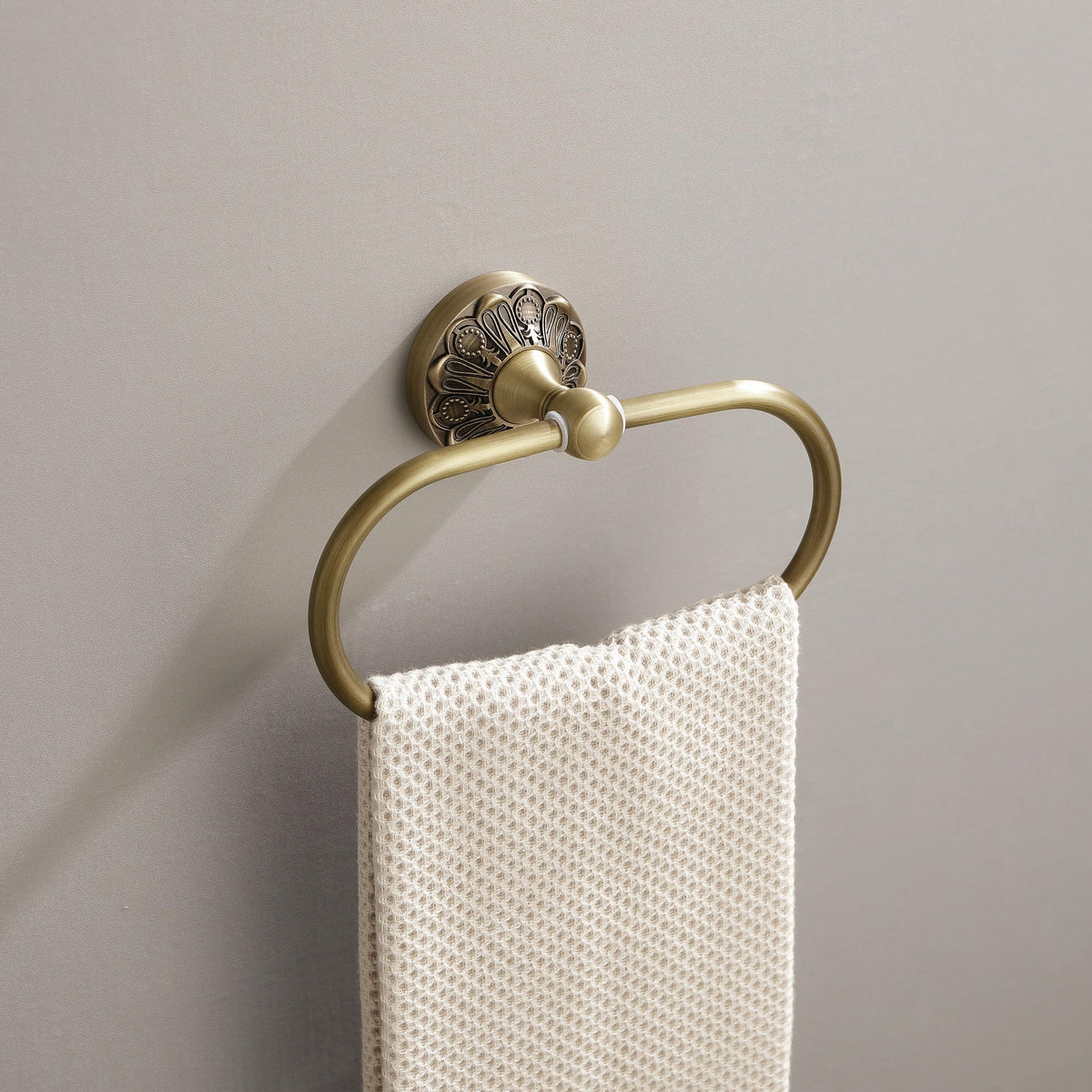 Lucyound Antique gold finish enhances brass hardware with timeless appeal.