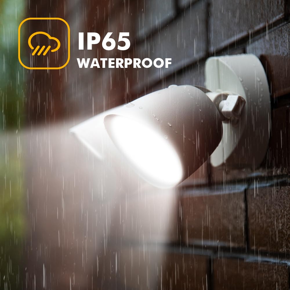 LUTEC 6222W aluminium and PC construction for durable exterior lighting