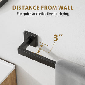 Minimalist Luxbaro style enhances modern bathroom decor.