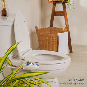 LUXE TS1008R fits most elongated toilets for a seamless fit.