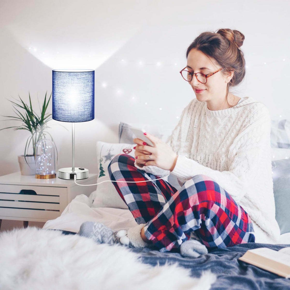 Lynnoland included 800-lumen daylight bulbs deliver crisp illumination.