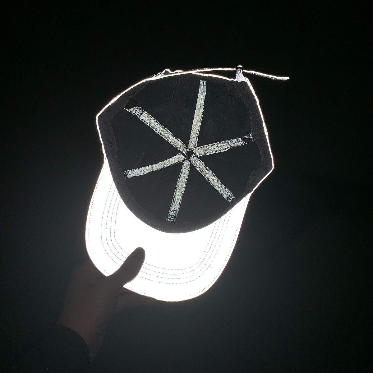 LZLRUN reflective hat packaging communicates gift-ready presentation.