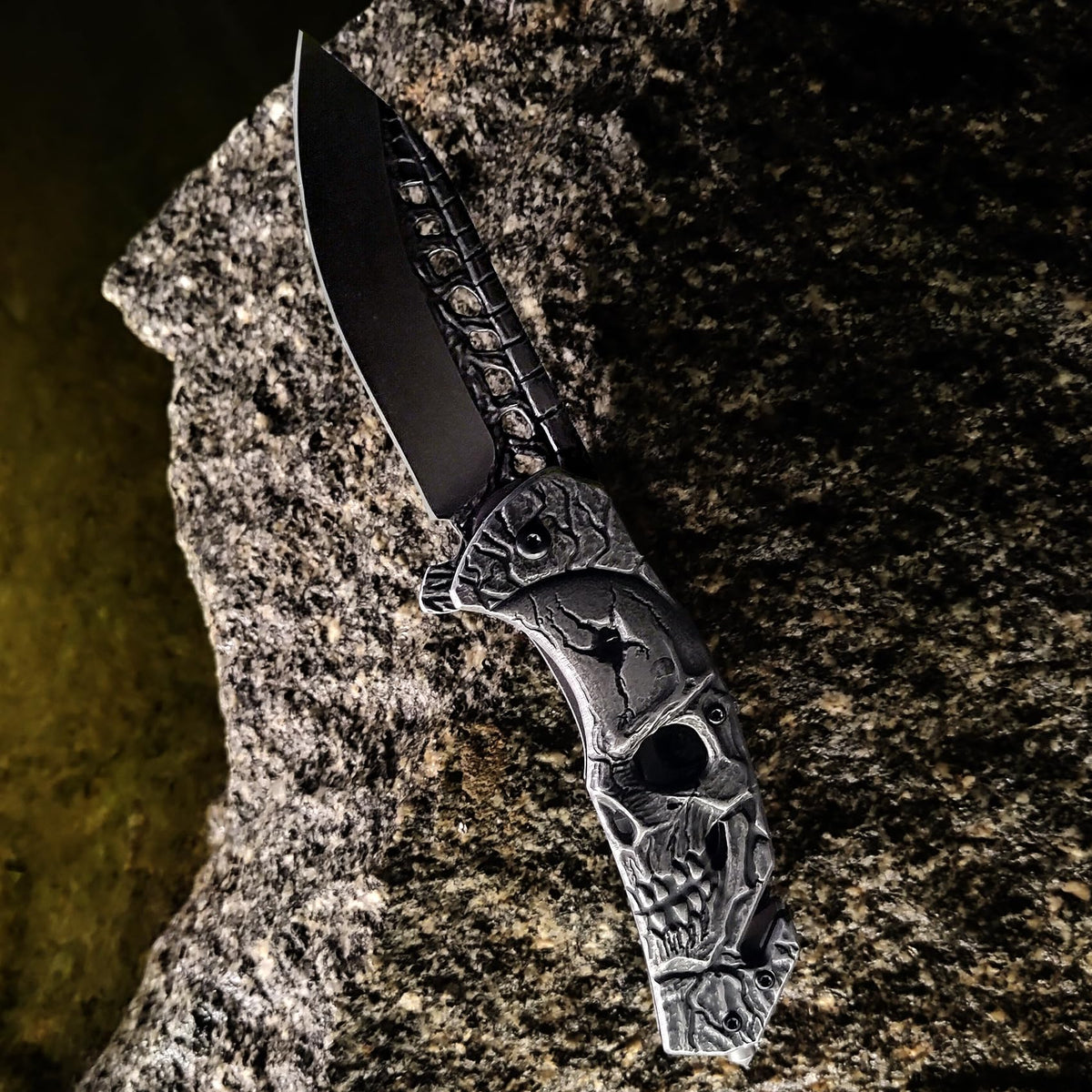 MADSMAUG edc camping knife ideal for camping, hiking, and daily chores.