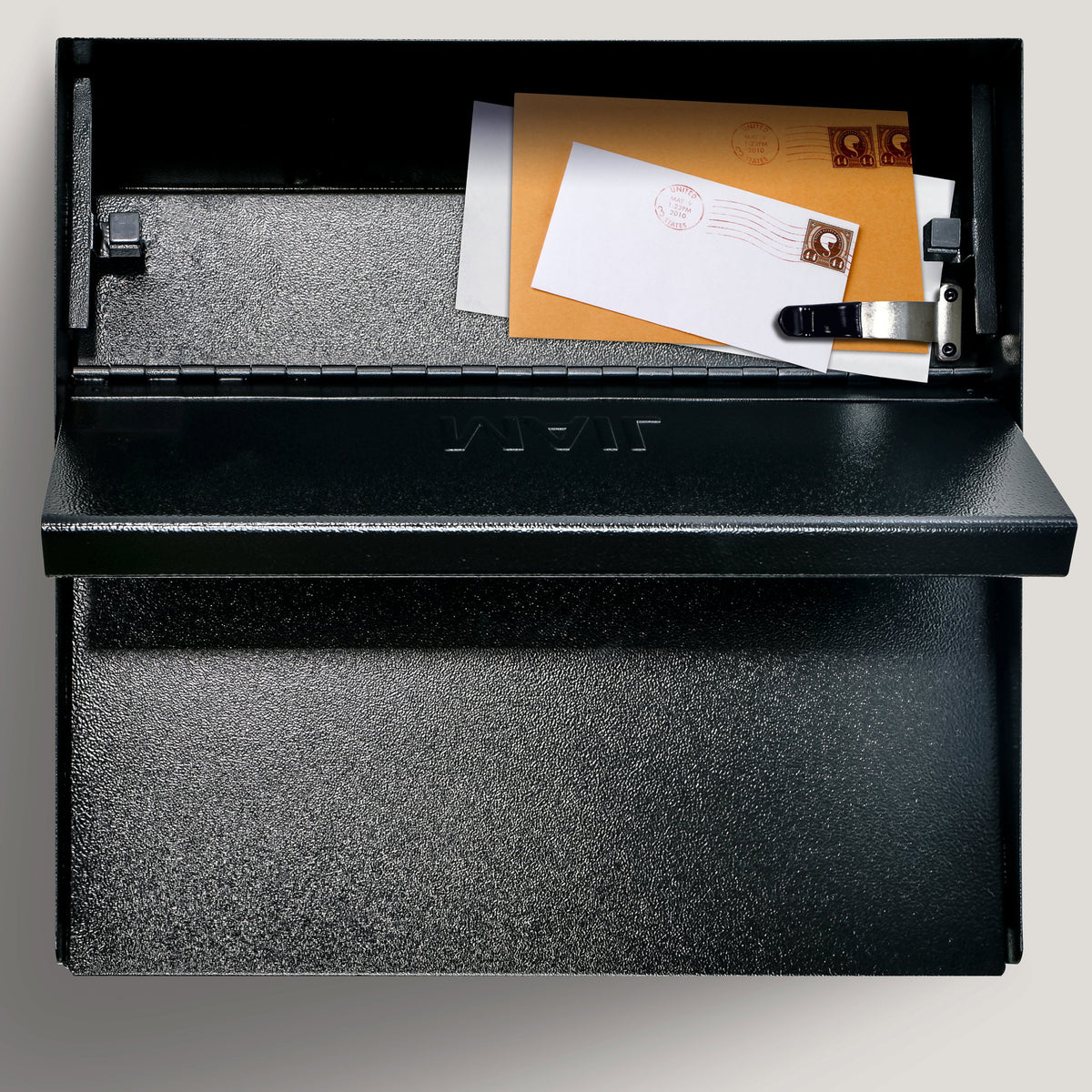 Mail Boss 7162 Metro includes installation kit with keys and screws.