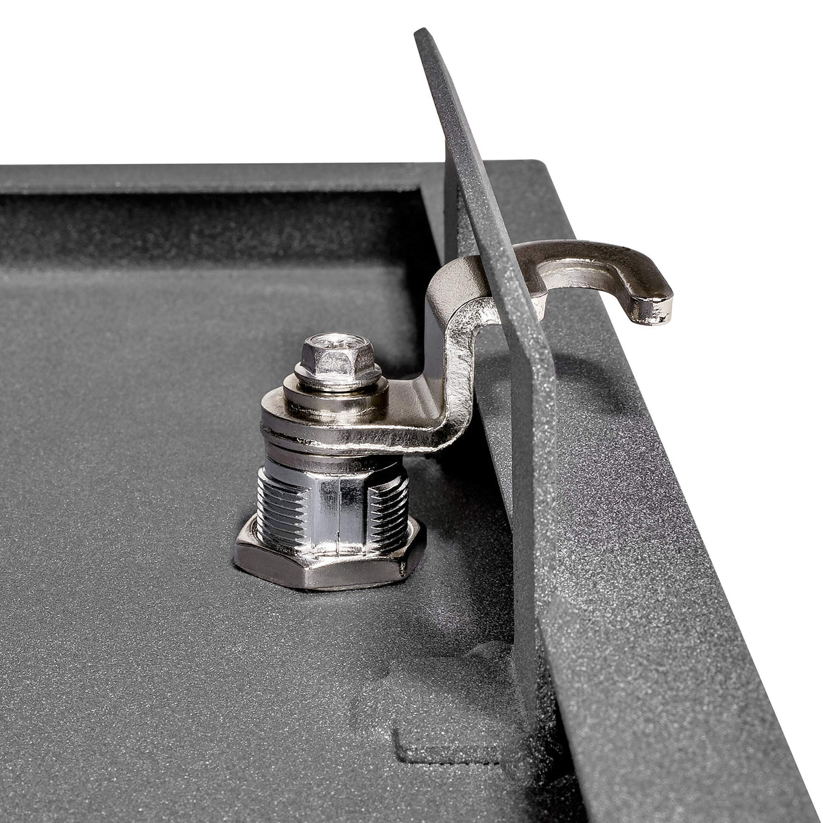 Mail Boss 7521 baffle door accommodates small packages securely.