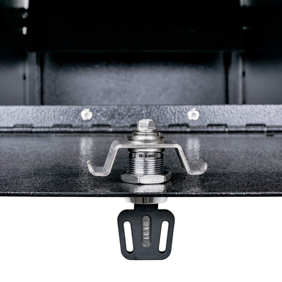 Mail Boss 7536 Street Safe Latitude installation view shows simple mounting options.